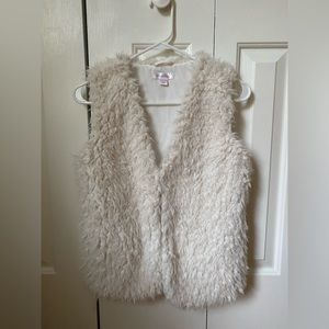 Xhilaration faux fur vest